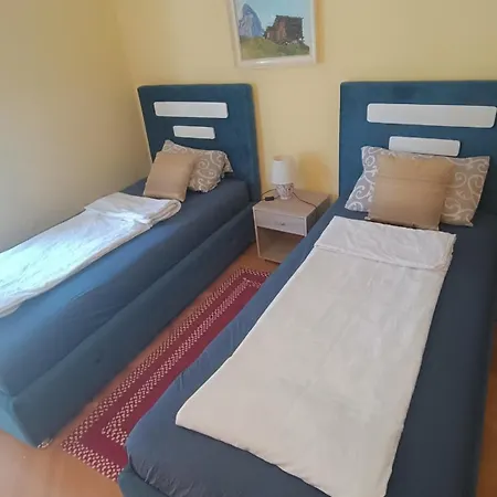 شقة Ferhadija
